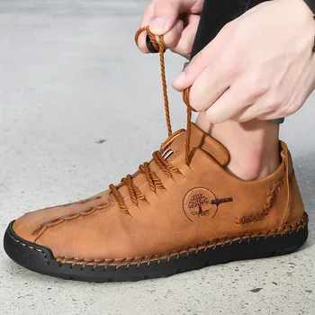 2023 בעבודת יד עור גברים מקרית נעלי עיצוב הנעליים אדם נוח נעלי עור גברים נעלי חמה למכירה מוקסינים נהיגה נעליים